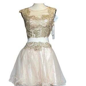 Dave & Johnny‎ Gold and Cream Mini Dress